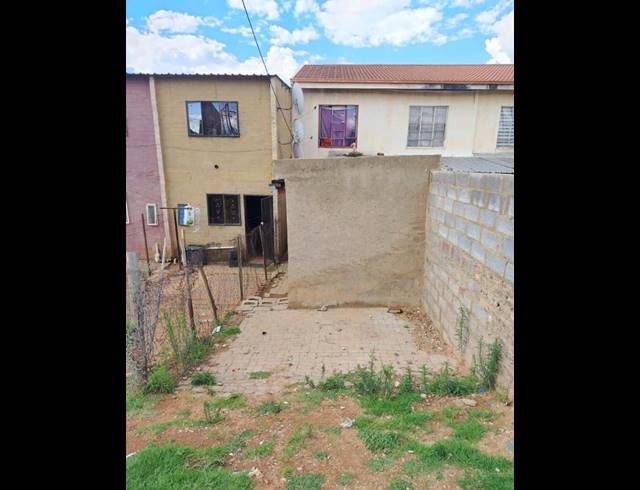 1 BEDROOM HOUSE FOR SALE IN SOL PLAATJIE